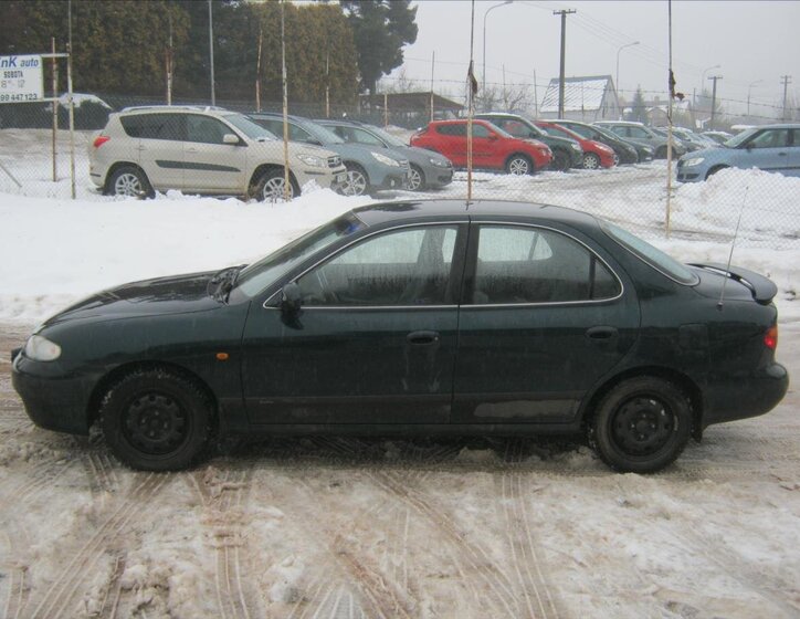 Hyundai Lantra Sedan 1,6 l 83 kw