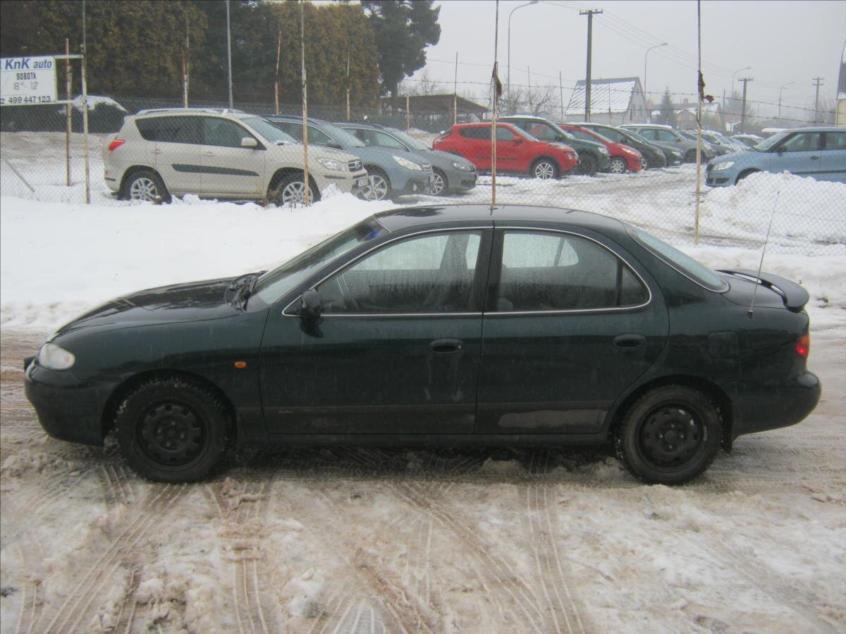Hyundai Lantra Sedan 1,6 l 83 kw