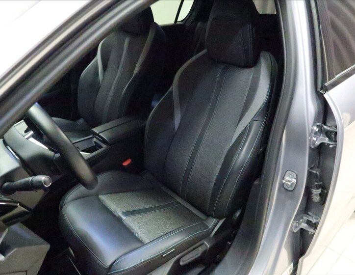 Peugeot 308 Hatchback 1,2 l 96 kw