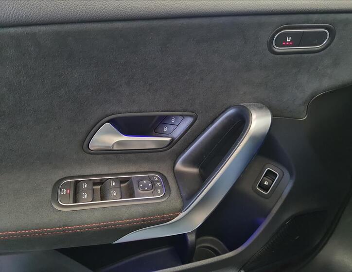 Mercedes-Benz Třídy A 12