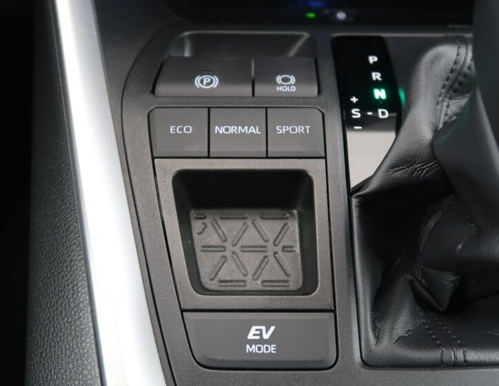 Toyota RAV4 SUV 2,5 l 131 kw