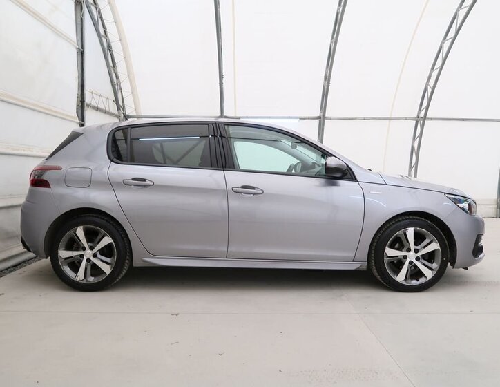 Peugeot 308 Hatchback 1,2 l 81 kw