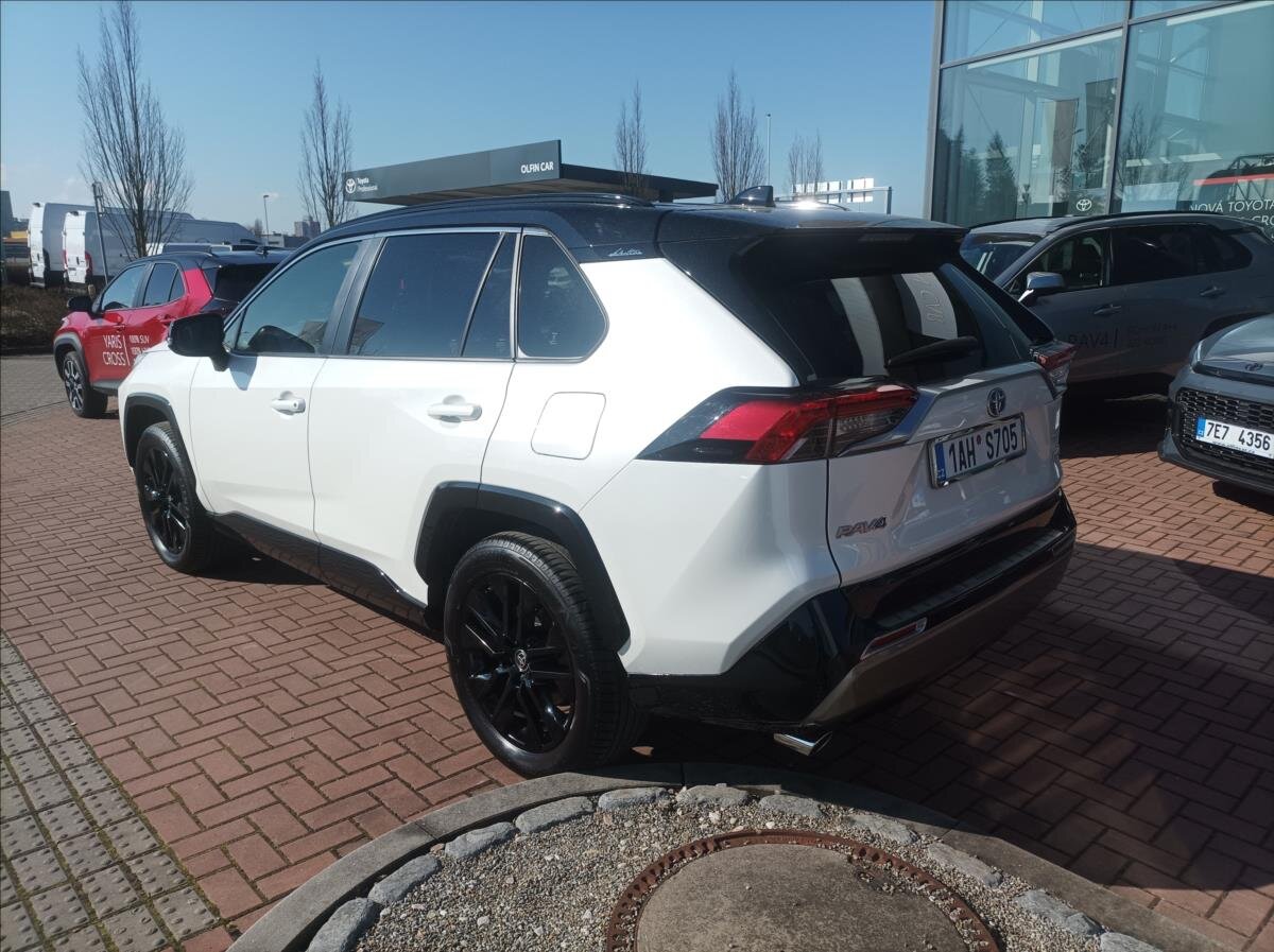 Toyota RAV4 SUV / Terénní 2,5 l 131 kw