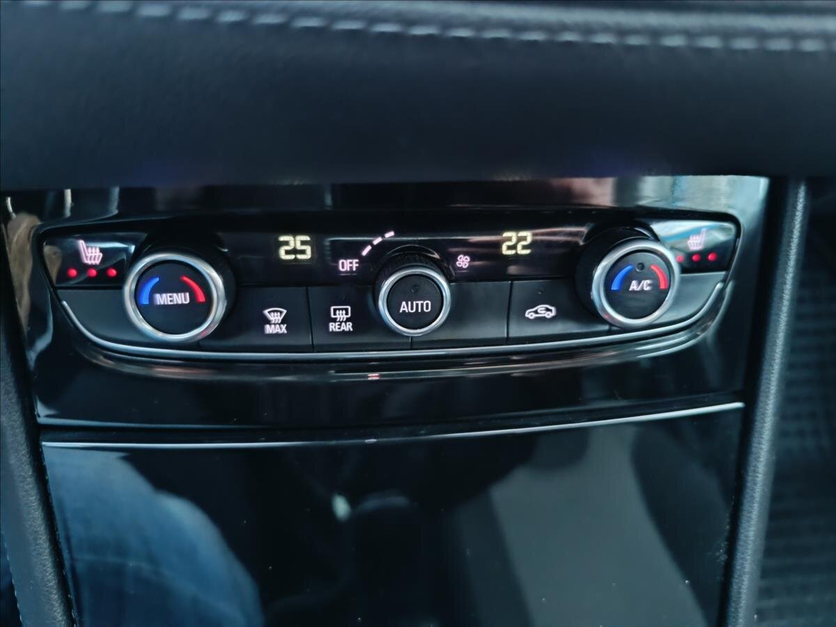 Opel Grandland X SUV / Terénní 1,2 l 96 kw