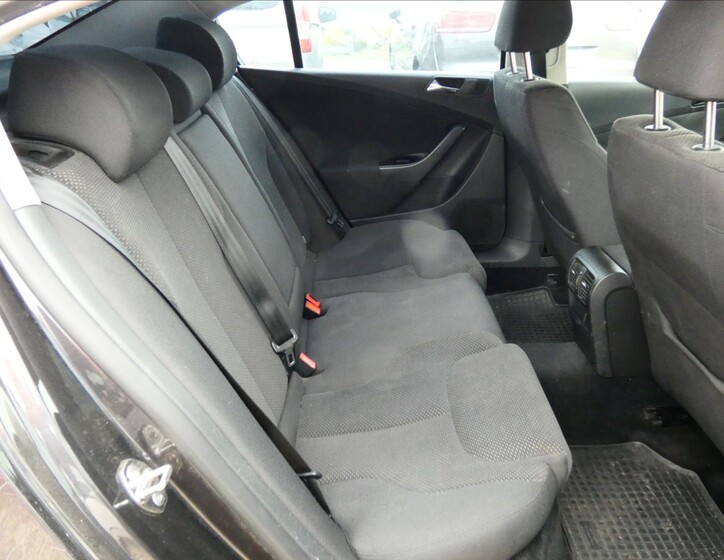 Volkswagen Passat 11