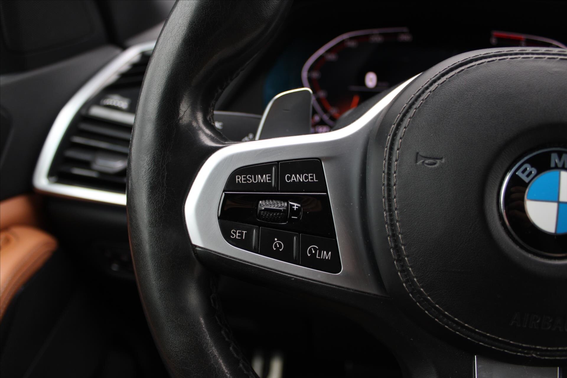 BMW X5 SUV 3,0 l 195 kw