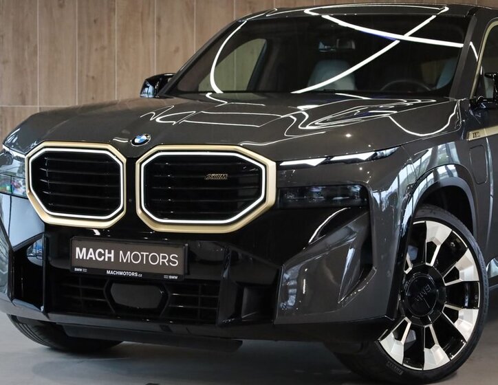 BMW XM SUV / Terénní 4,4 l 480 kw