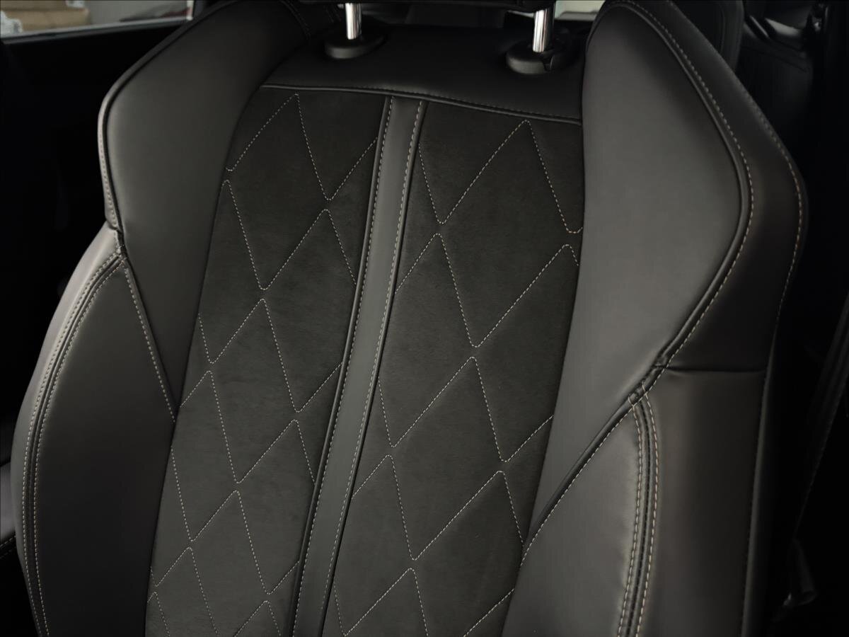 Peugeot 5008 SUV / Terénní 2,0 l 133 kw