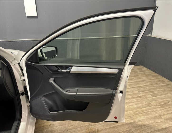 Škoda Rapid Hatchback 999,0 81 kw