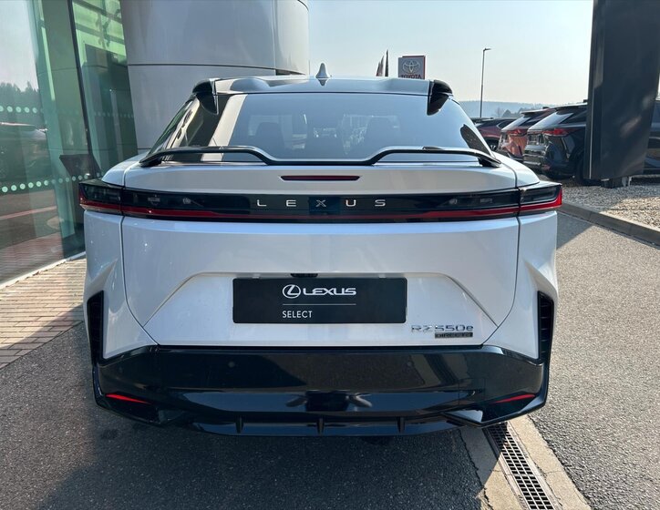 Lexus Ostatní SUV / Terénní 0,0 300 kw