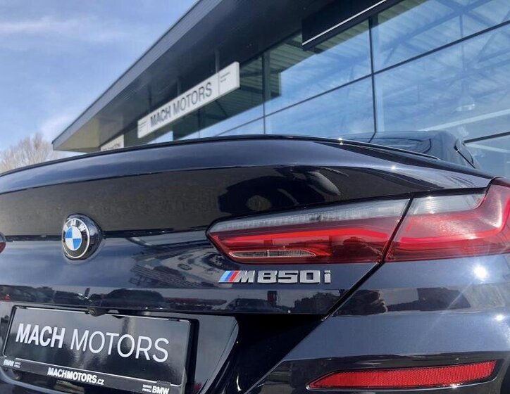 BMW Řada 8 Kupé 4,4 l 390 kw