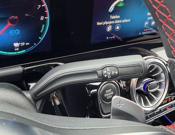 Mercedes-Benz GLA SUV / Terénní 1,3 l 160 kw