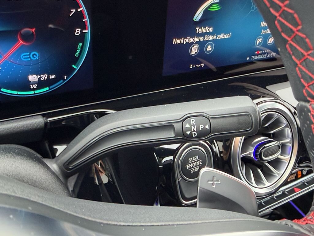 Mercedes-Benz GLA SUV / Terénní 1,3 l 160 kw