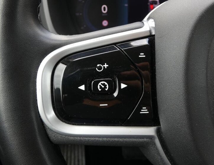 Volvo XC90 SUV / Terénní 2,0 l 173 kw