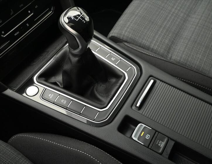 Volkswagen Passat 24