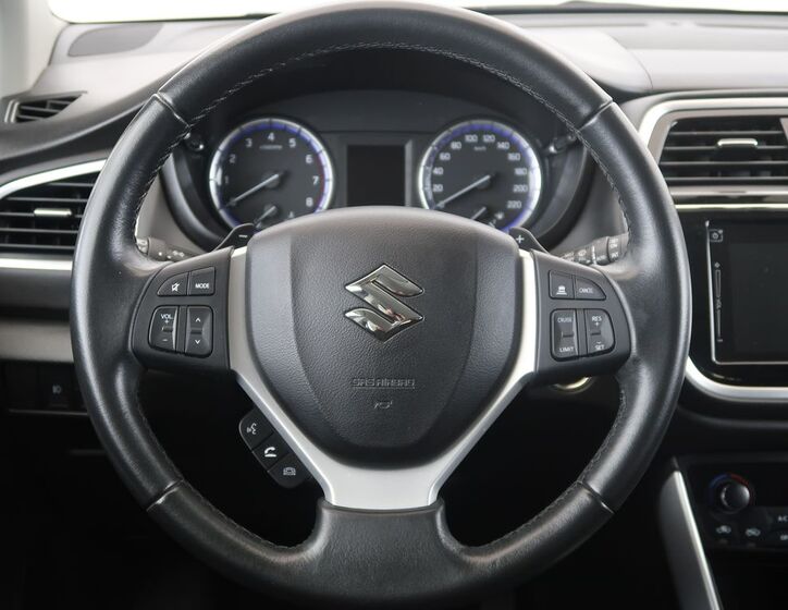 Suzuki SX4 S-Cross 14