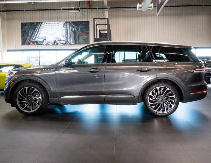 Lincoln Aviator SUV / Terénní 3,0 l 298 kw