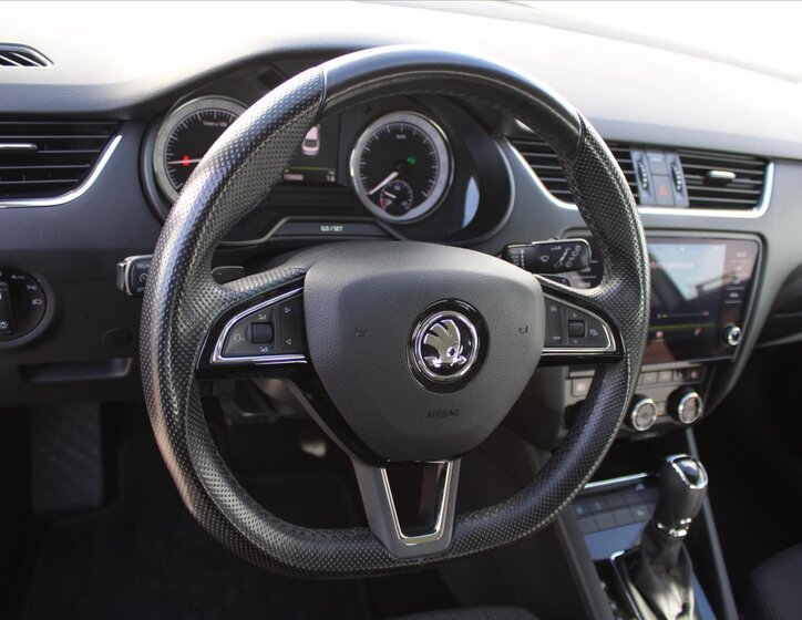 Škoda Octavia 14