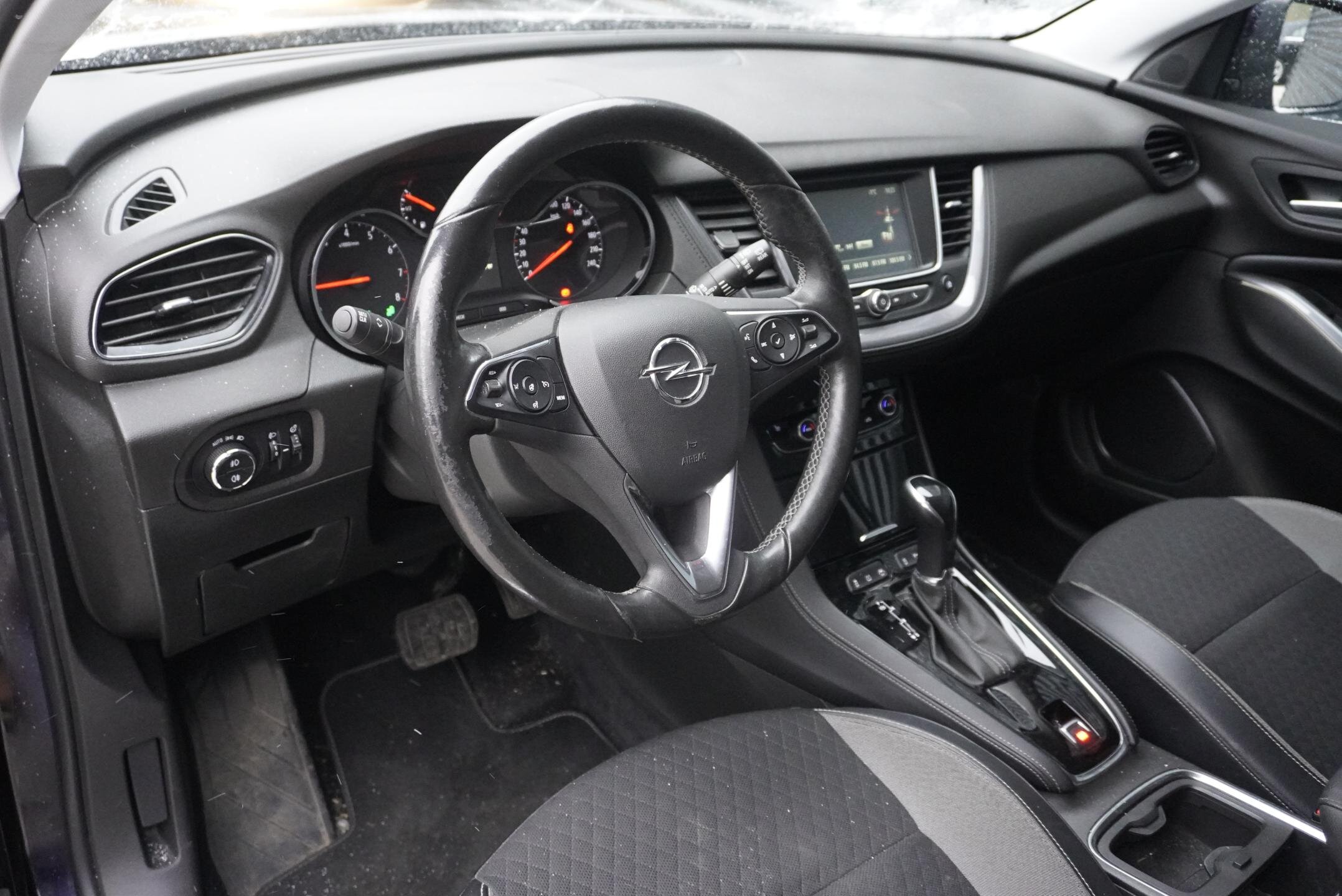 Opel Grandland X SUV 1,2 l 96 kw