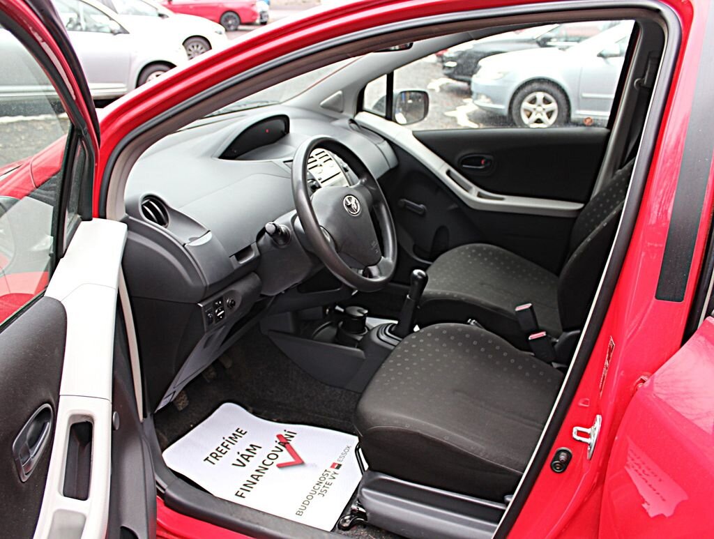 Toyota Yaris Hatchback 998,0 51 kw