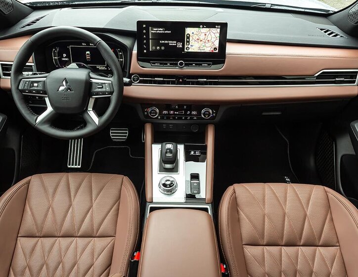 Mitsubishi Outlander SUV / Terénní 2,4 l 225 kw