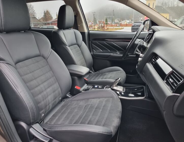 Mitsubishi Outlander 10