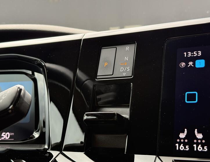 Volkswagen Multivan 32