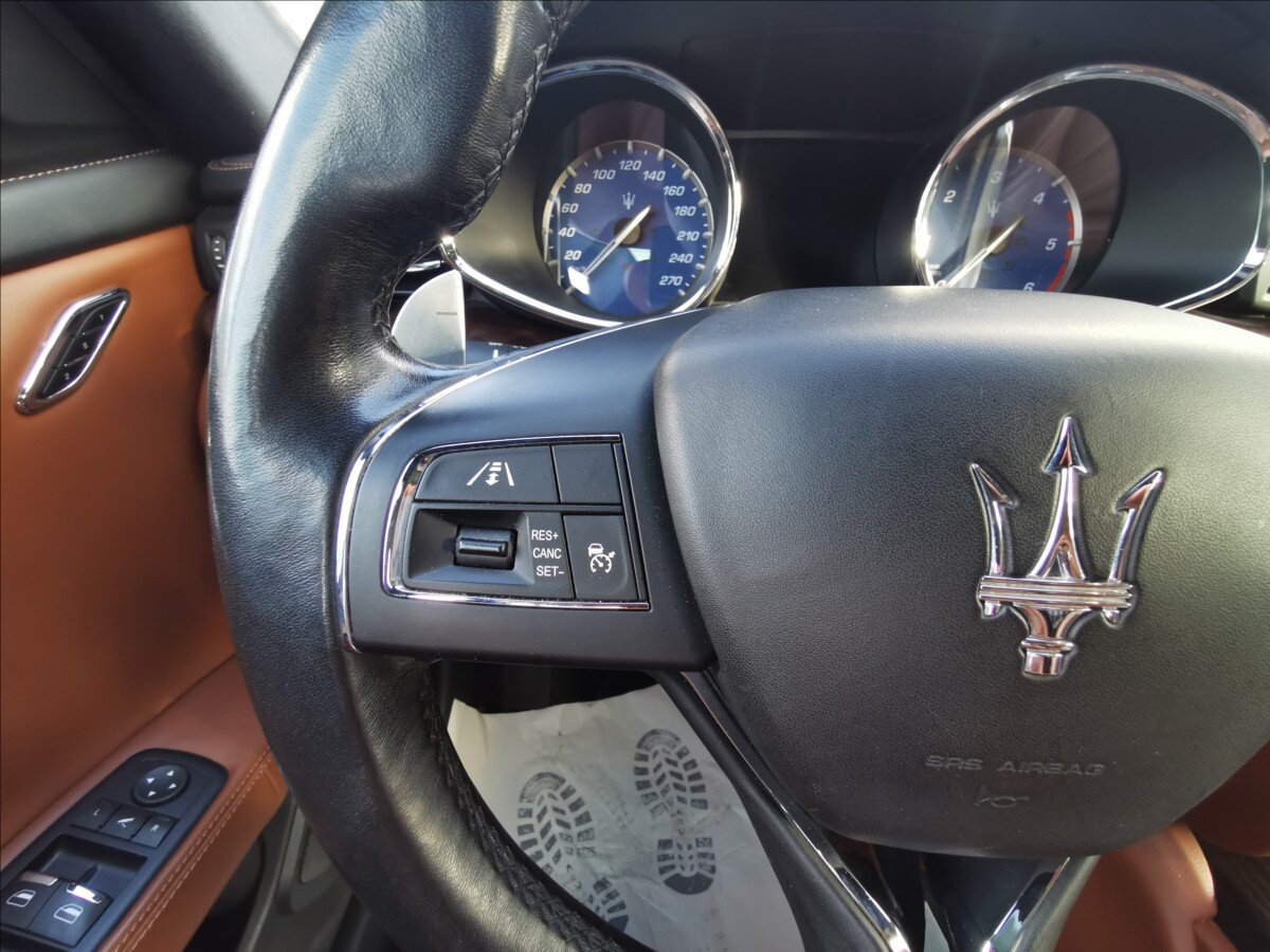 Maserati Quattroporte Sedan / Limuzína 3,0 l 202 kw