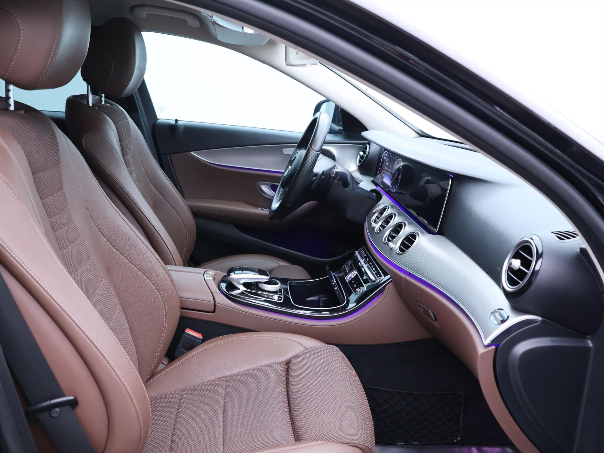 Mercedes-Benz Třídy E Sedan 2,0 l 143 kw