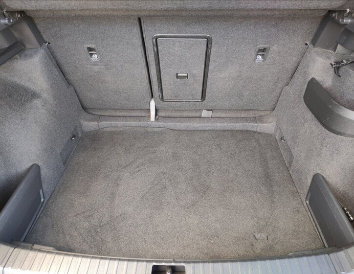 Škoda Karoq SUV / Terénní 1,5 l 110 kw