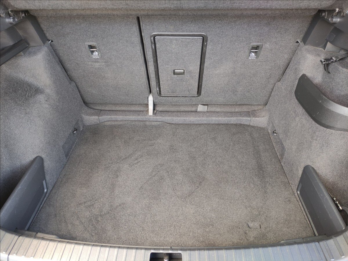 Škoda Karoq SUV / Terénní 1,5 l 110 kw