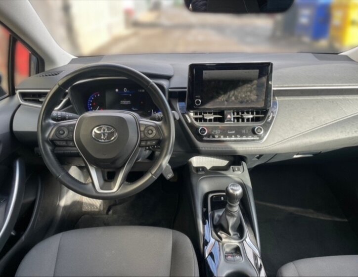 Toyota Corolla Sedan / Limuzína 1,5 l 92 kw