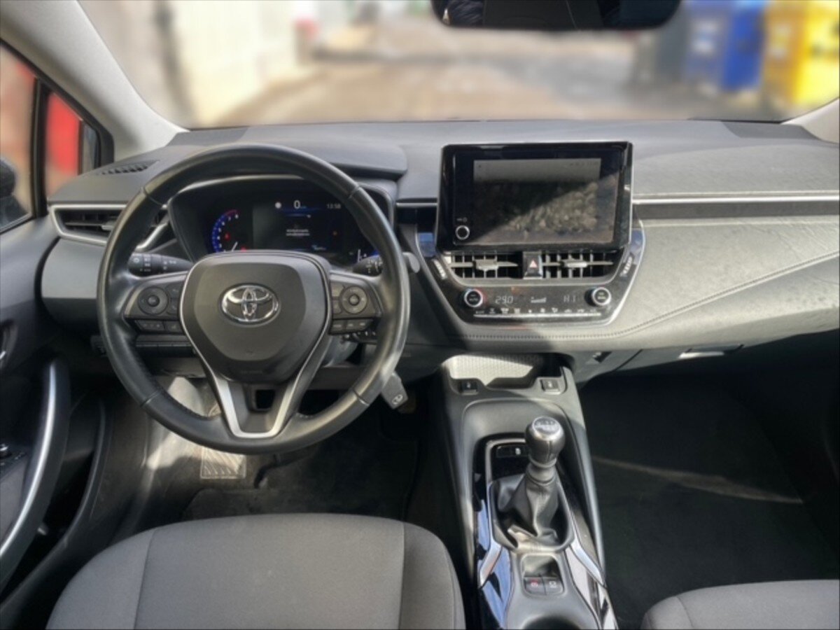 Toyota Corolla Sedan / Limuzína 1,5 l 92 kw