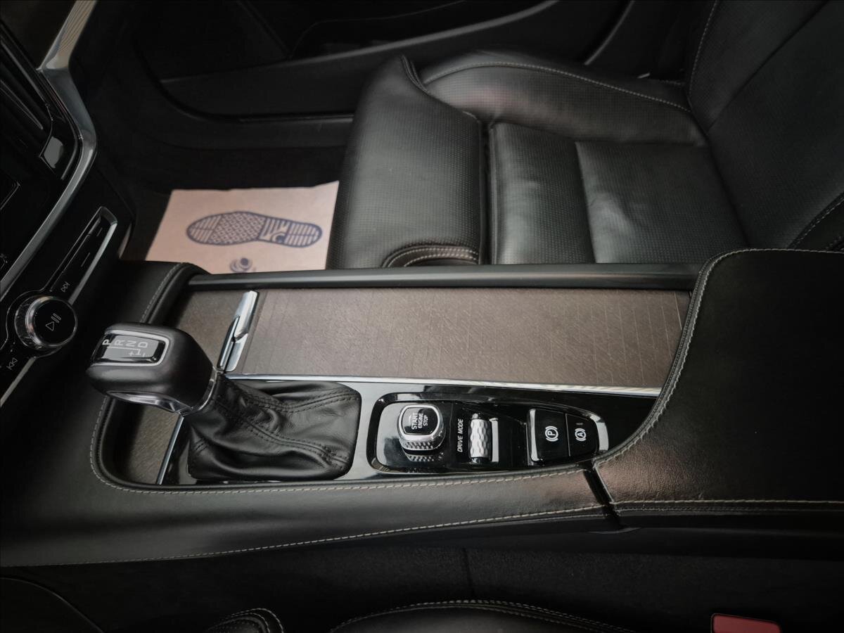 Volvo V90 Kombi 2,0 l 177 kw