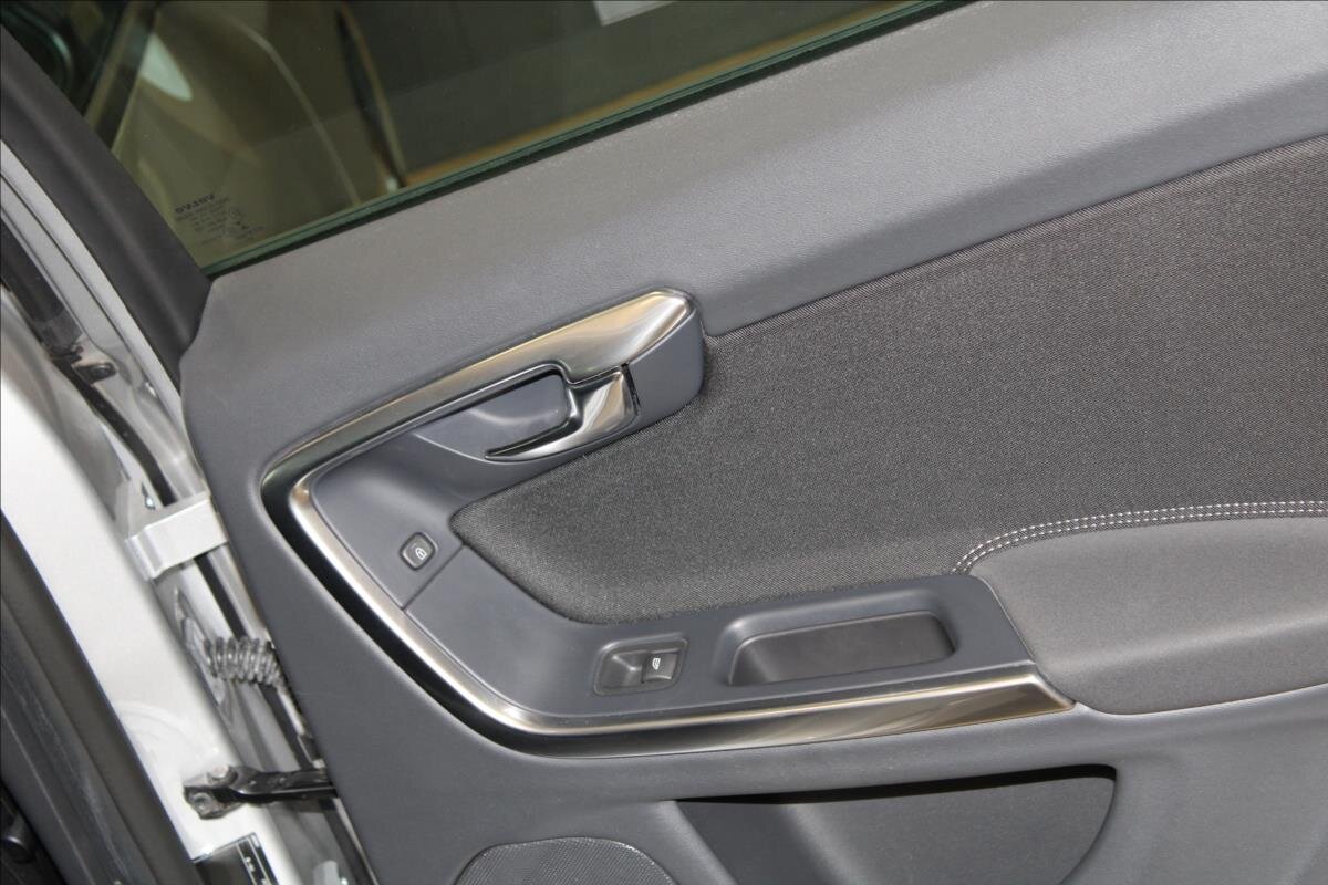 Volvo V60 Kombi 1,6 l 84 kw