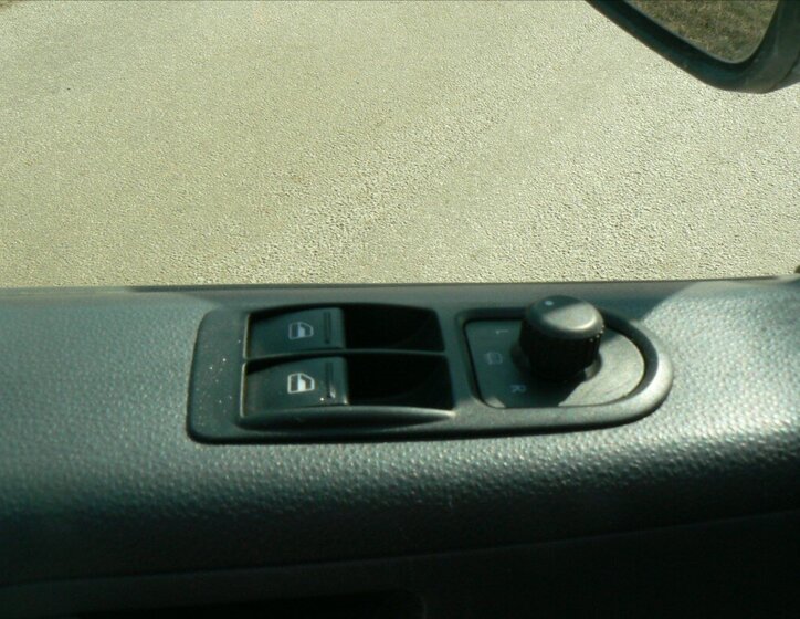 Volkswagen Transporter Sklápěč 2,0 l 103 kw