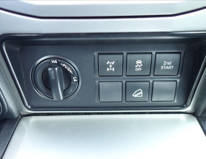 Toyota Land Cruiser SUV / Terénní 2,8 l 130 kw
