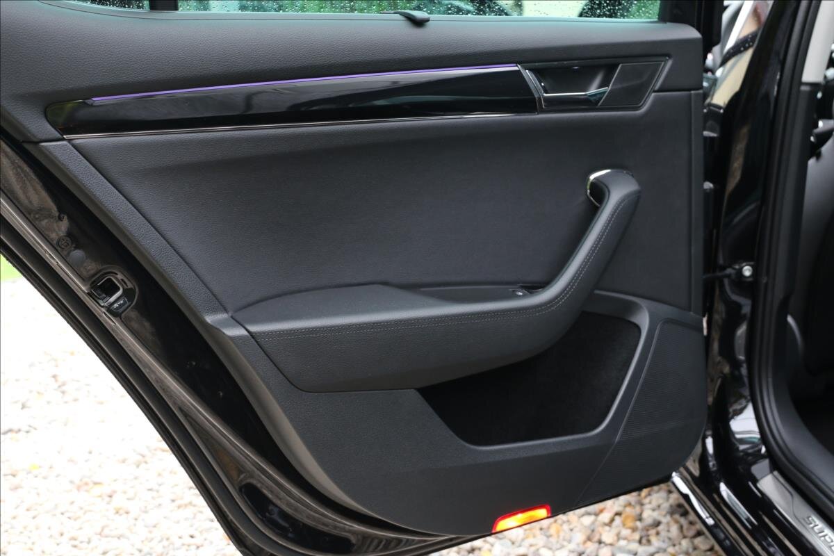 Škoda Superb Sedan / Limuzína 2,0 l 140 kw