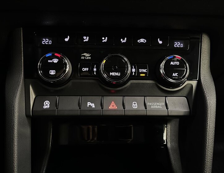 Škoda Karoq SUV / Terénní 1,5 l 110 kw