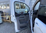 Ford Tourneo Custom 18