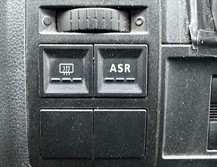 Volkswagen Caravelle 25