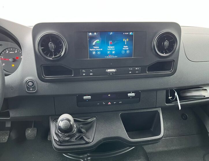Mercedes-Benz Sprinter 11