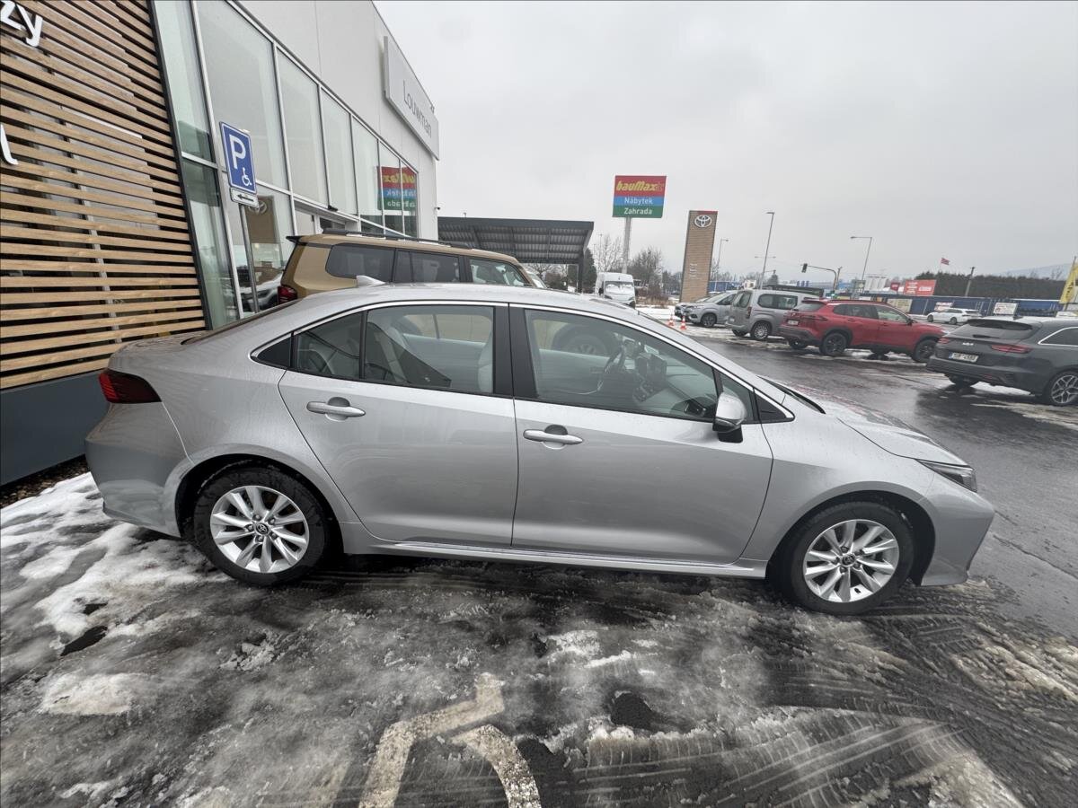 Toyota Corolla Sedan / Limuzína 1,8 l 72 kw