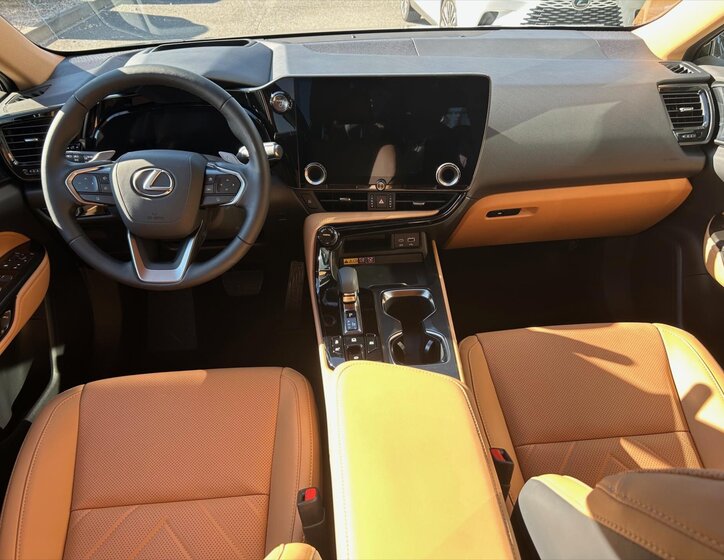 Lexus NX 350h SUV 2,5 l 179 kw