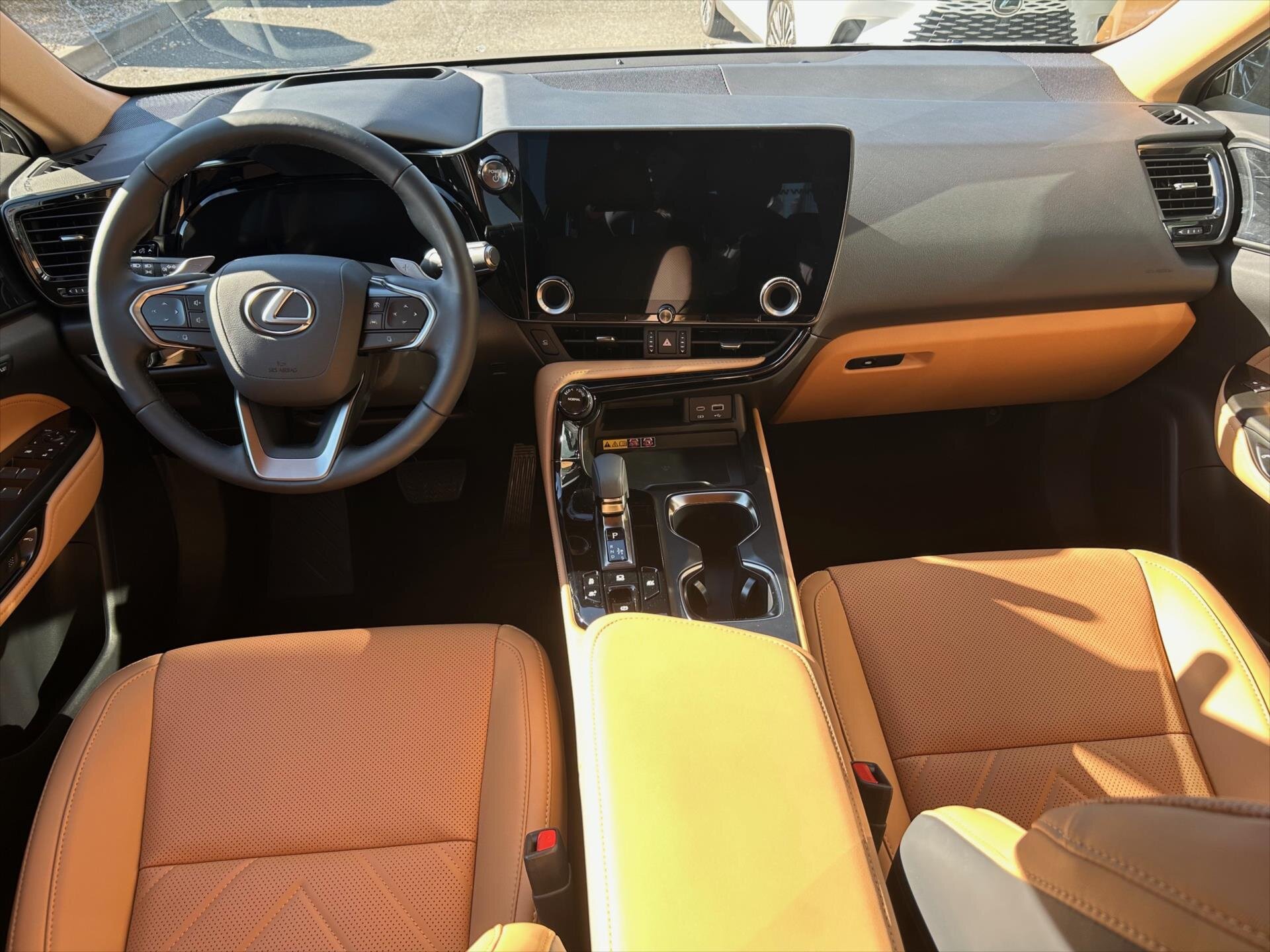 Lexus NX 350h SUV 2,5 l 179 kw
