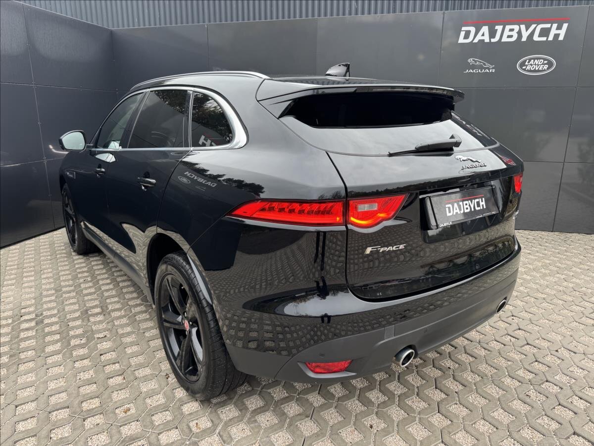 Jaguar F-Pace SUV 3,0 l 221 kw
