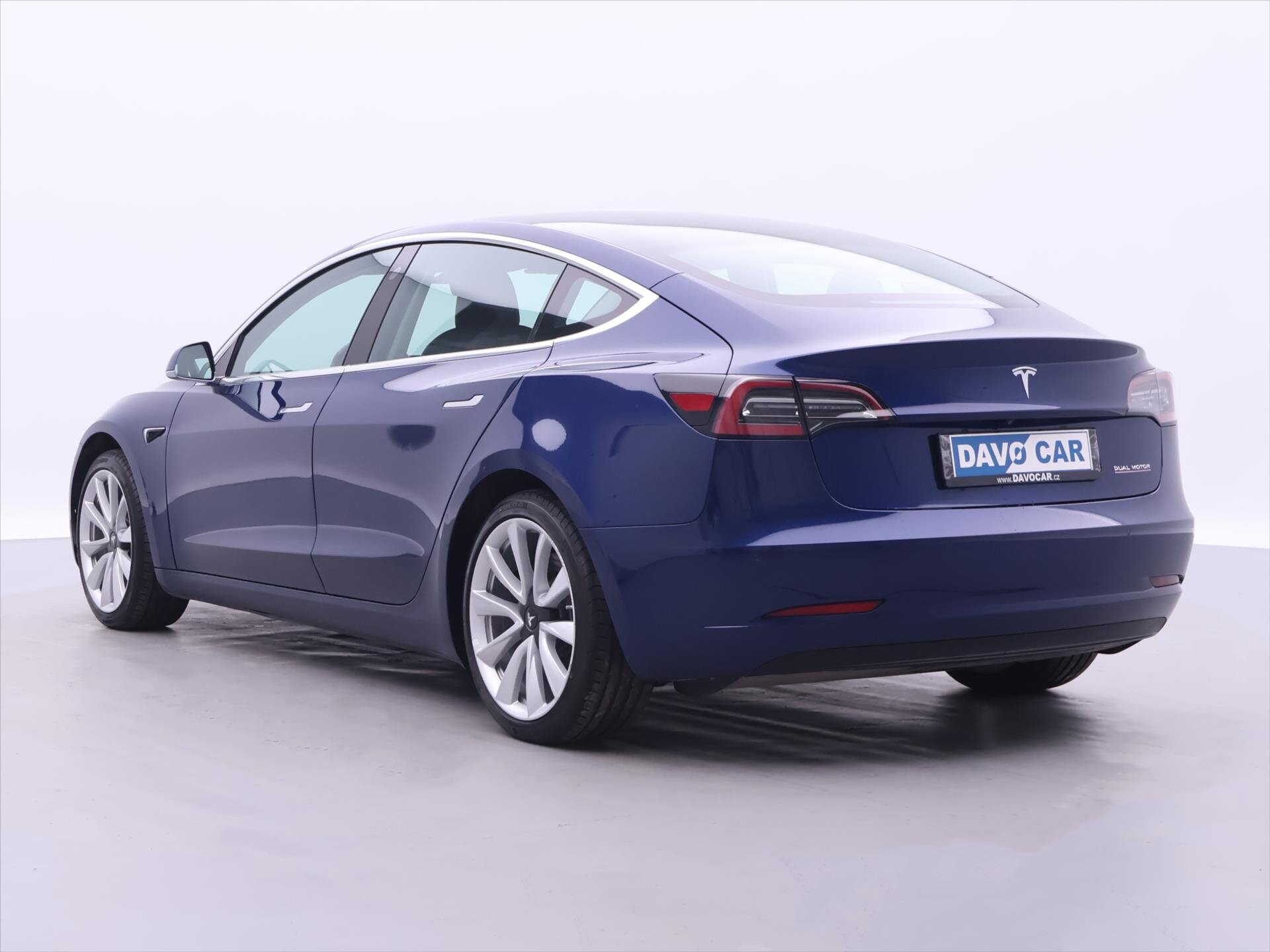 Tesla Model 3 Sedan / Limuzína 0,0 324 kw