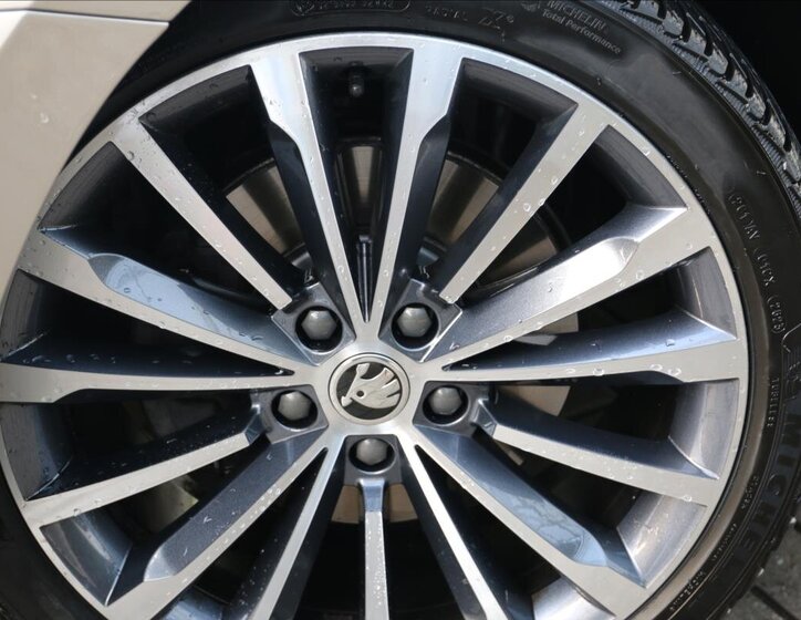 Škoda Superb Kombi 2,0 l 147 kw