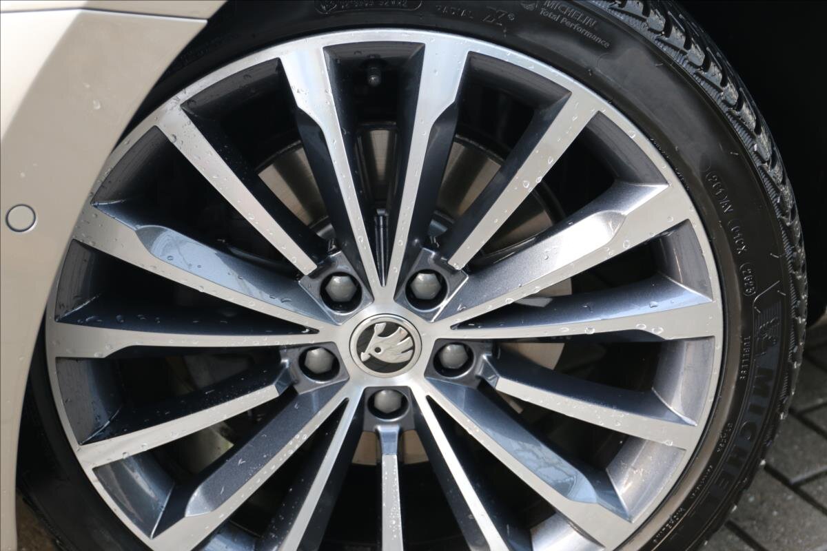 Škoda Superb Kombi 2,0 l 147 kw