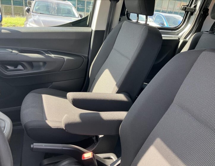 Toyota ProAce City Kombi 1,2 l 81 kw